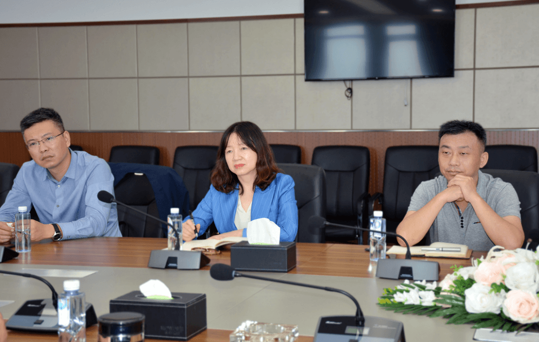 四川久远银海软件股份有限公司副总裁翟峻梓女士一行莅临戎行集团交流合作
